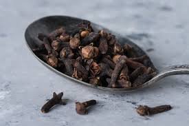 The Ultimate Guide to Cloves: Benefits, Uses, and How They Work