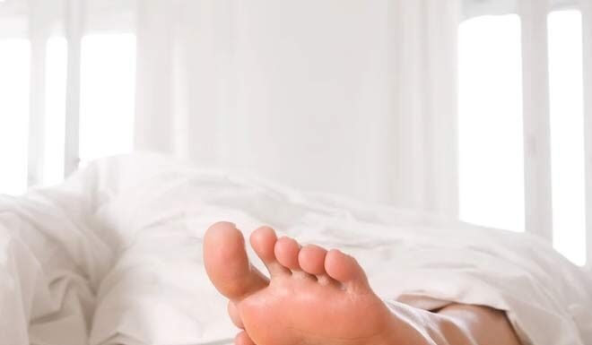 Why Some People Sleep with a Leg Outside the Sheets