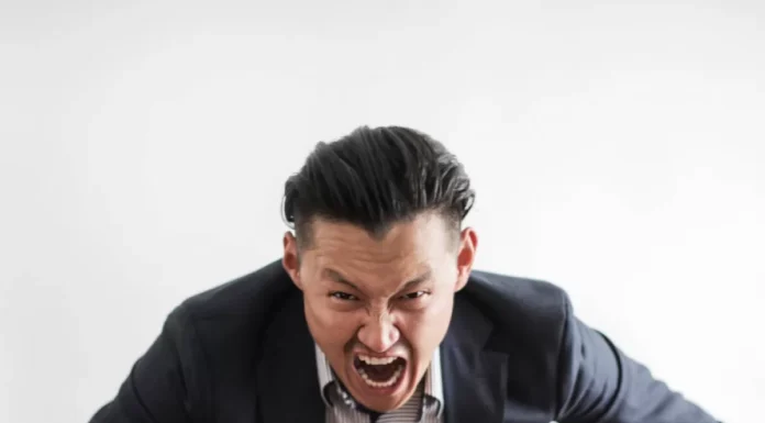 11 Things a Narcissist Does at the End of a Relationship