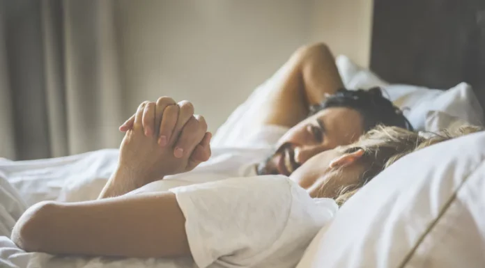 4 Things They Do In Bed When They Are Actually In Love