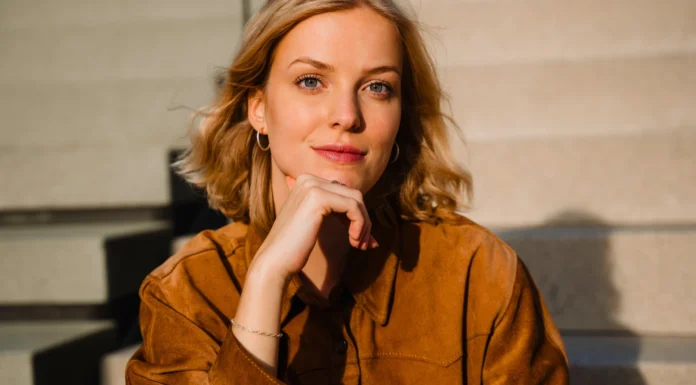 10 Sweet Things Women Secretly Want to Hear During Closenes