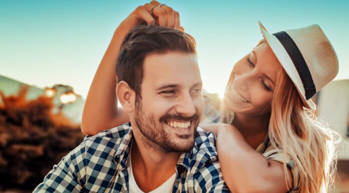 9 Personality Traits That Men Notice In Women Right Away