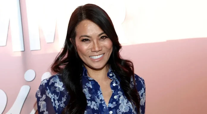 5 stroke signs every woman should know after Dr. Pimple Popper star suffers stroke while filming