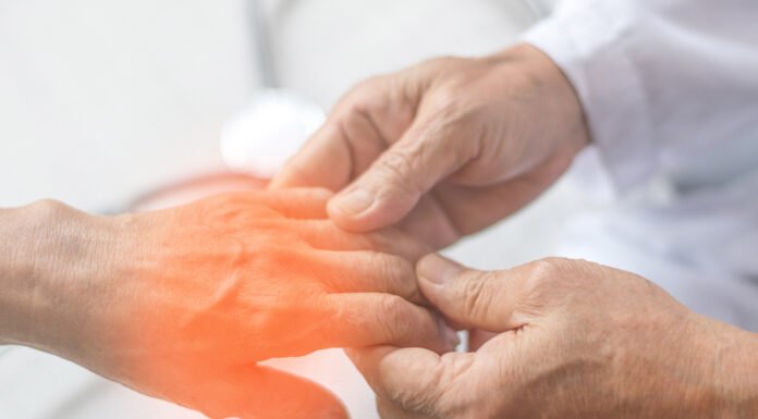 Reasons You Could Have Numbness or Tingling Sensations in Your Hand