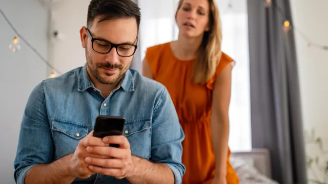 6 Reasons People Cheat, Even in Happy Relationships