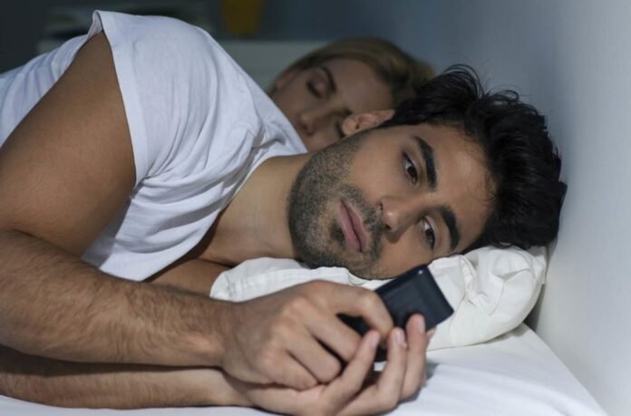 Yes-There-Is-an-Actual-DAY-When-Your-Partner-Is-Most-Likely-to-Cheat_226987093_Nadya-Lukic-1024x683-1024x675